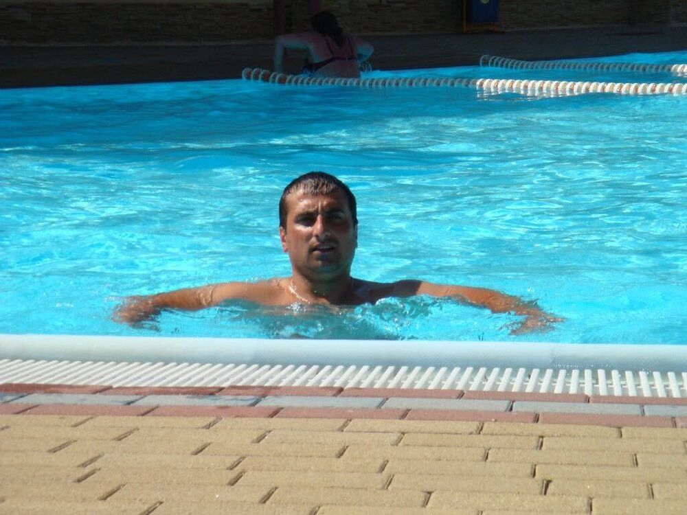  ,   Armen, 41 ,   ,   , c 