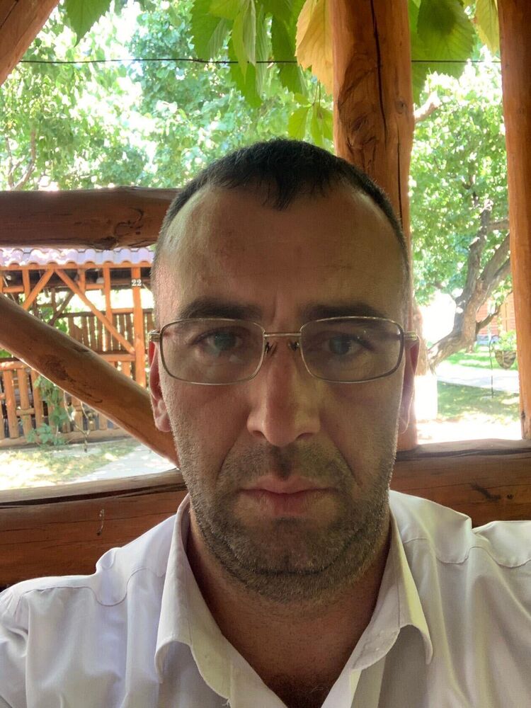  29433284  Serge, 37 ,    