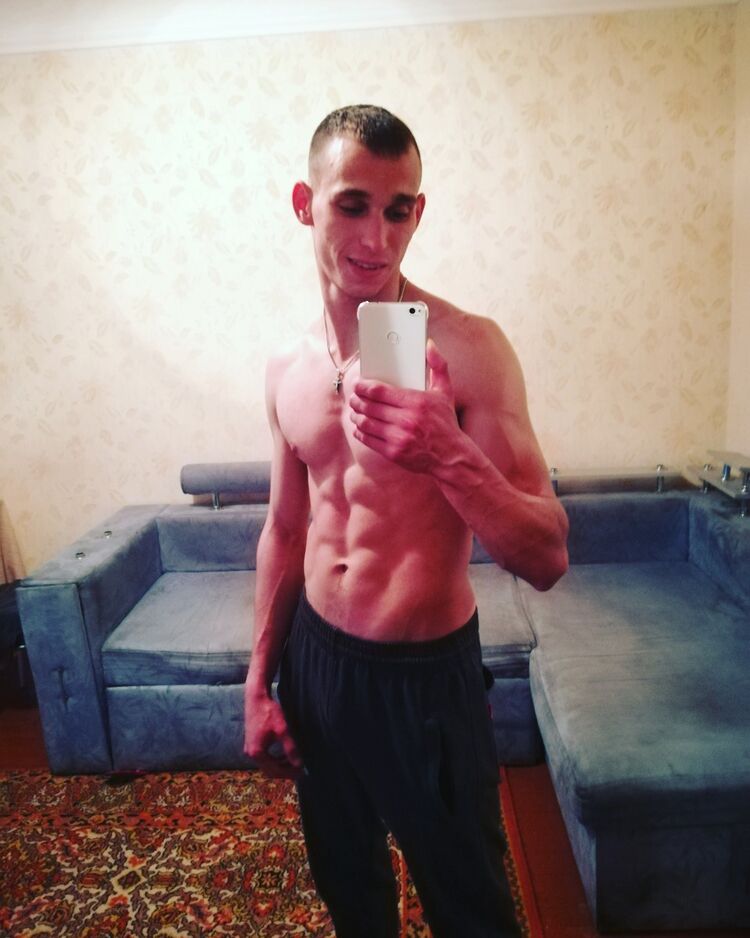   ,   Denis, 29 ,   