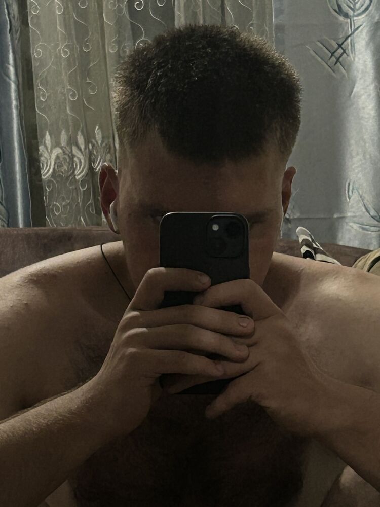  38974764  Dmitrii, 22 ,    