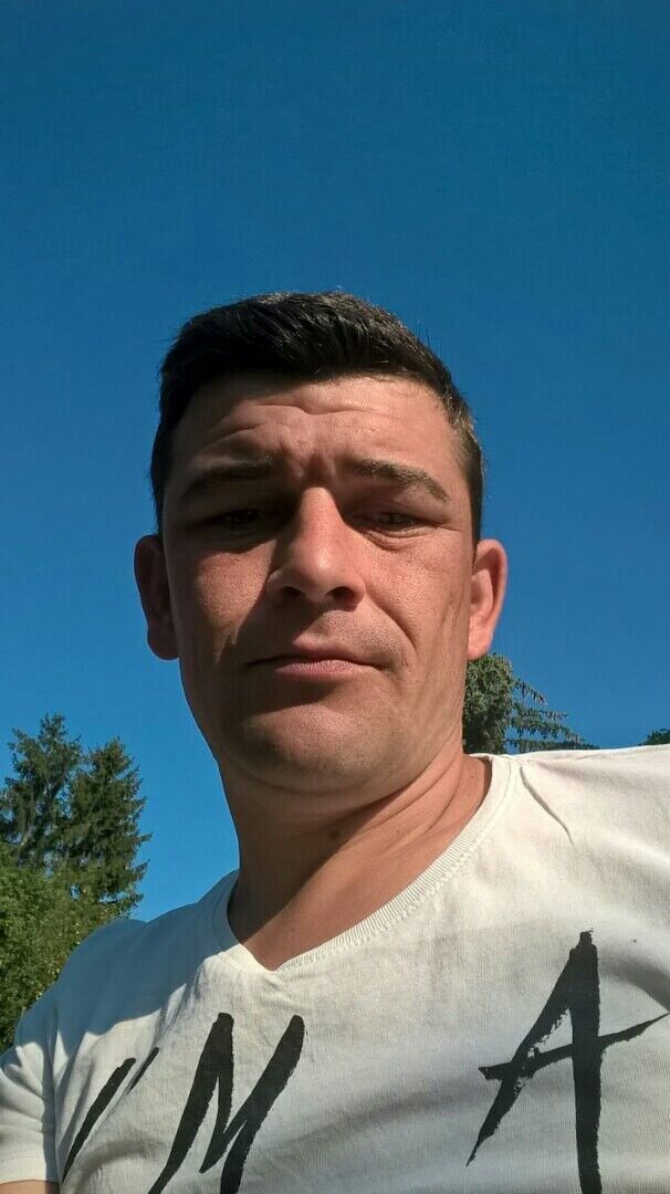  17963724  , 37 ,    Prosek