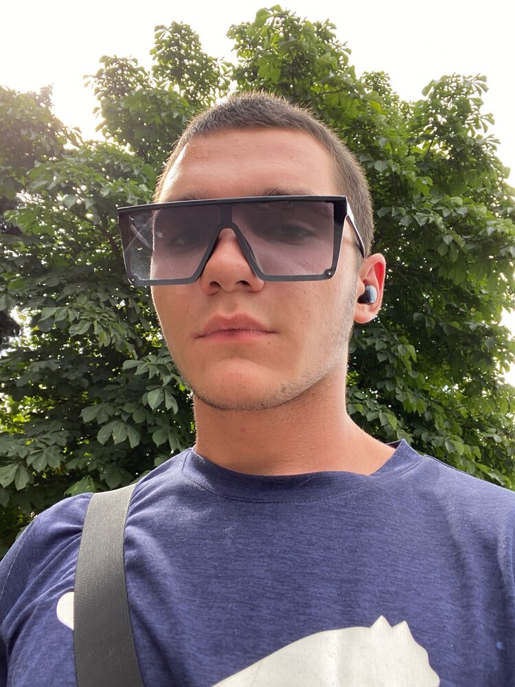 --,   , 21 ,  