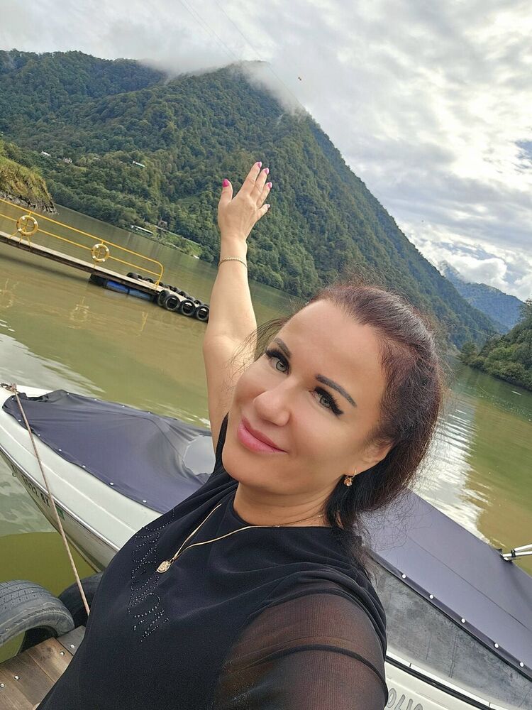  50358724  Alina, 53 ,     