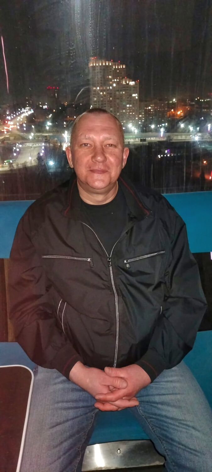  54325154  Konstantin, 50 ,    