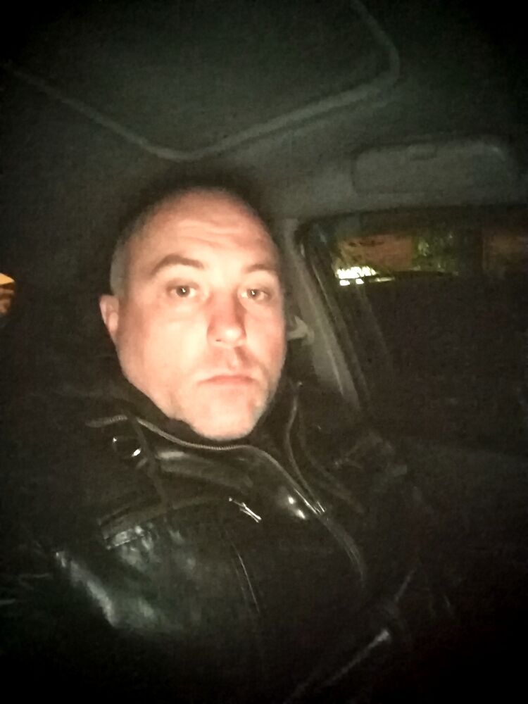  ,   Ruslan, 40 ,   ,   , c , 