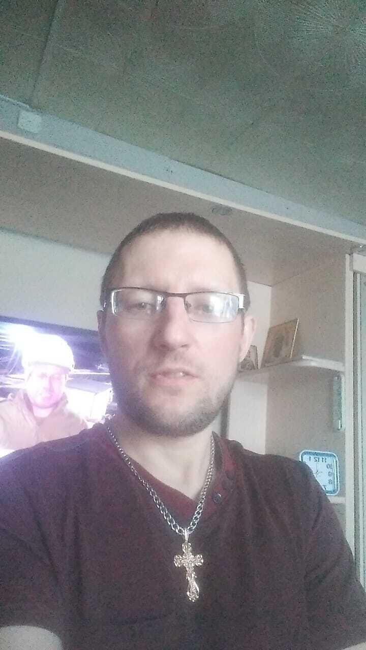  45477134  Viktor, 39 ,    