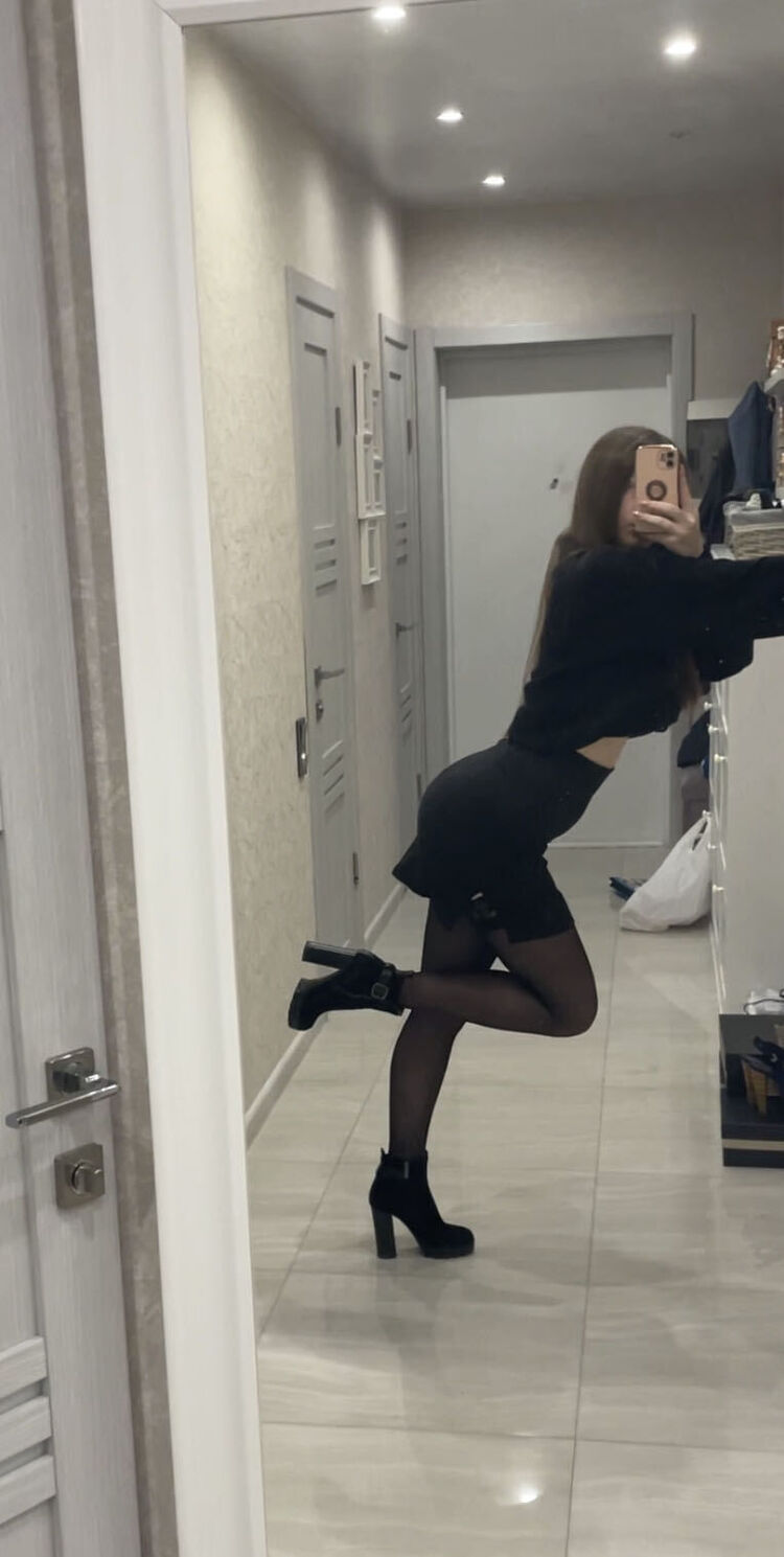  30417224  Fifi, 22 ,    
