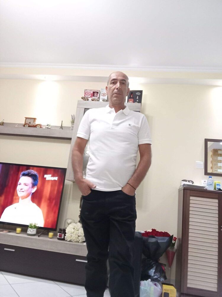  54584044  Arthur james, 55 ,    