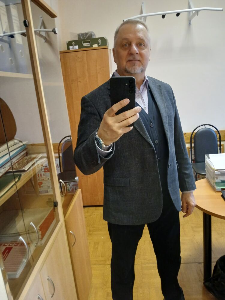  52515004  , 61 ,    