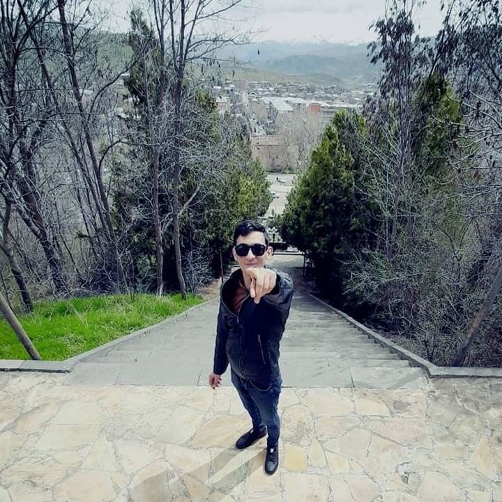  18637944  Artur, 27 ,    