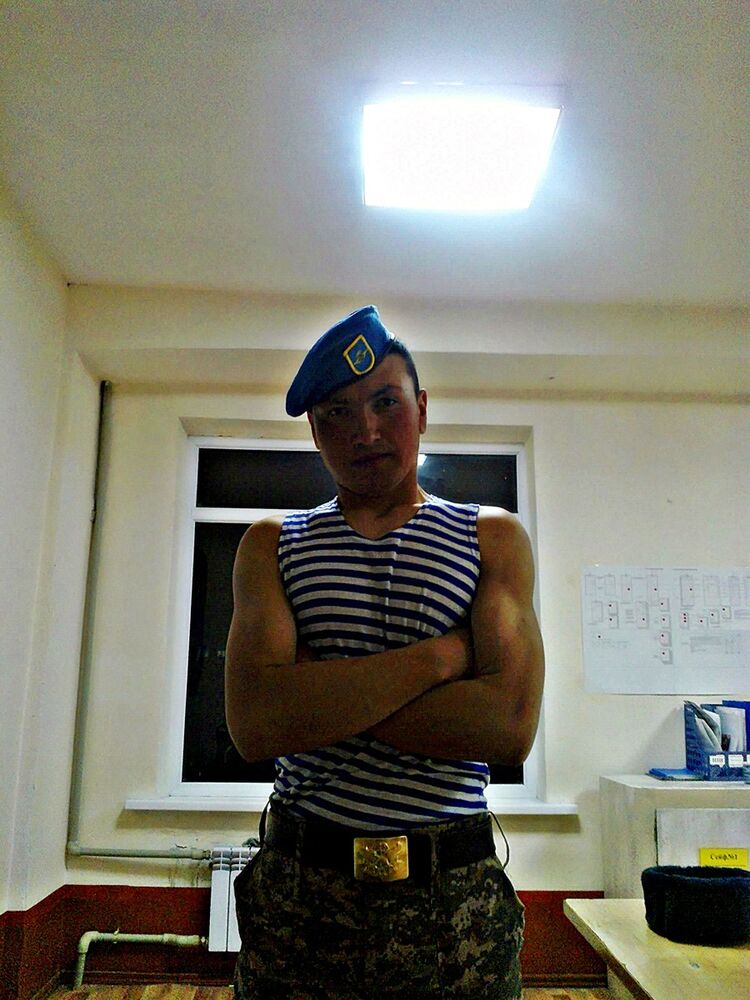  ,   Sumrak, 33 ,   ,   , c 