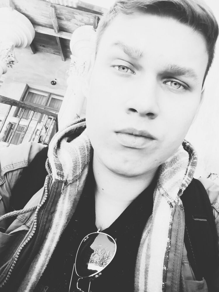  ,   Sasha, 28 ,   