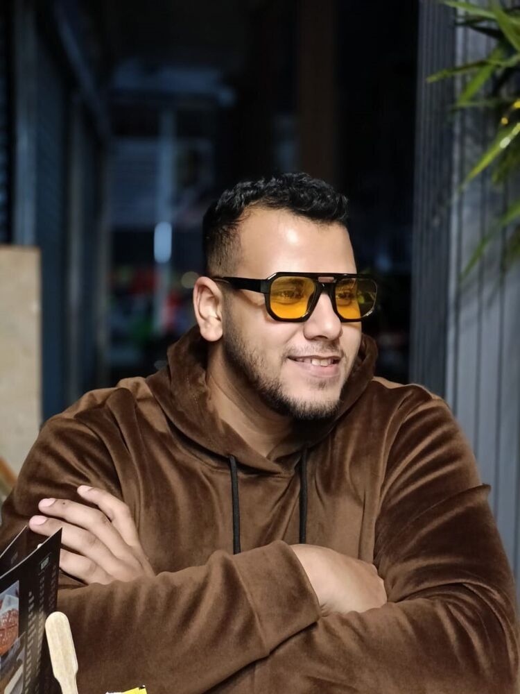  43203784  Zeko, 23 ,    Az Zaqaziq