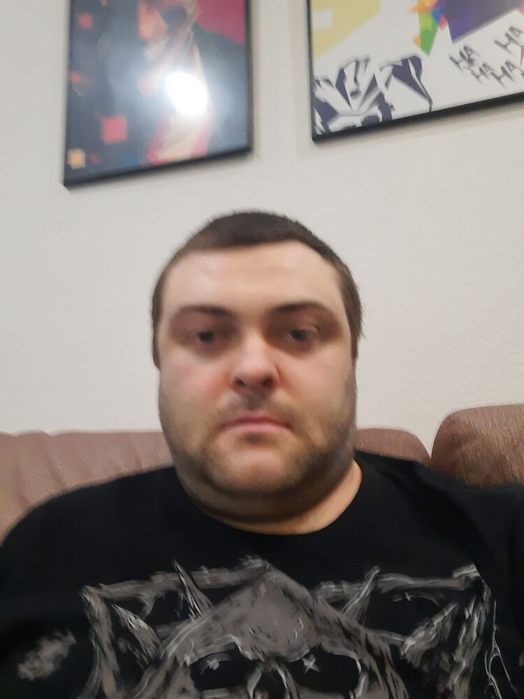  33697294  Mikhail, 36 ,    