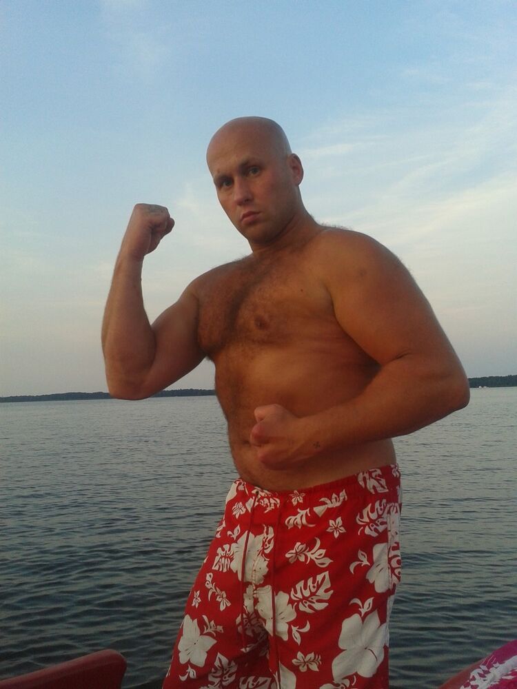  ,   Eduard, 43 ,   