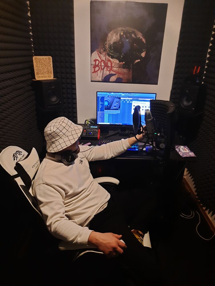  27631474  , 30 ,    --