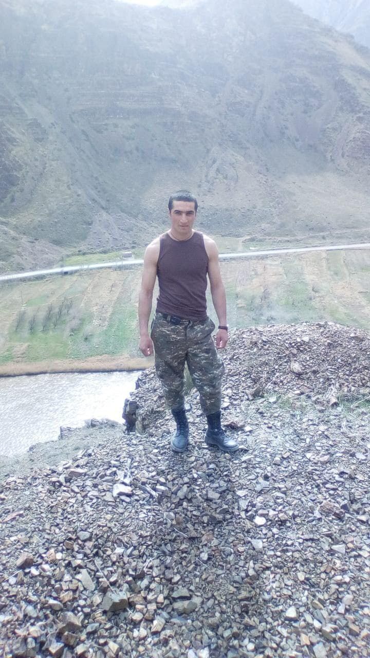  42743624  , 27 ,    