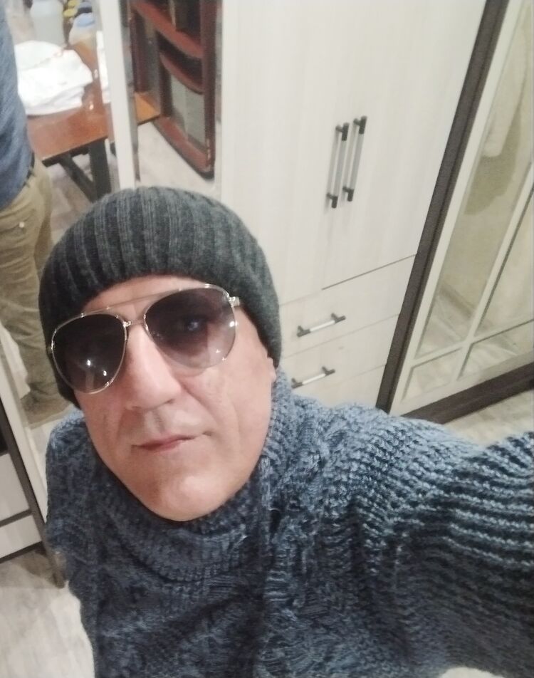  52973824  Kartal, 46 ,    