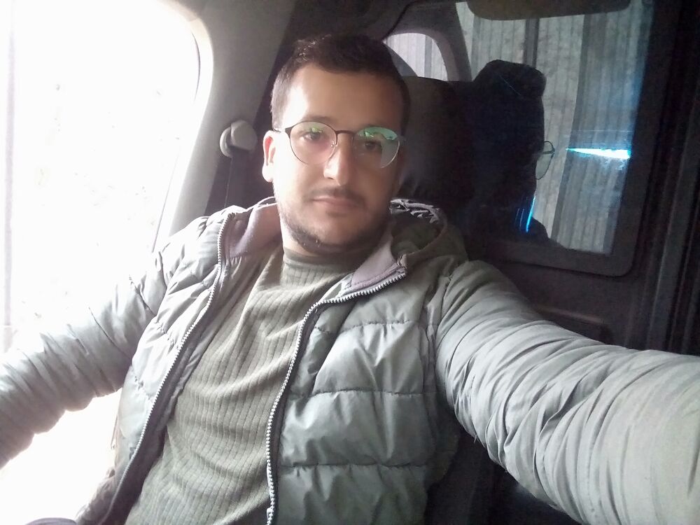  25065754  Borhen, 31 ,    