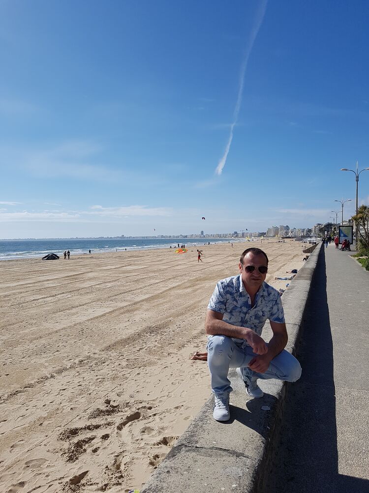  ,   Vitalii, 45 ,   c 