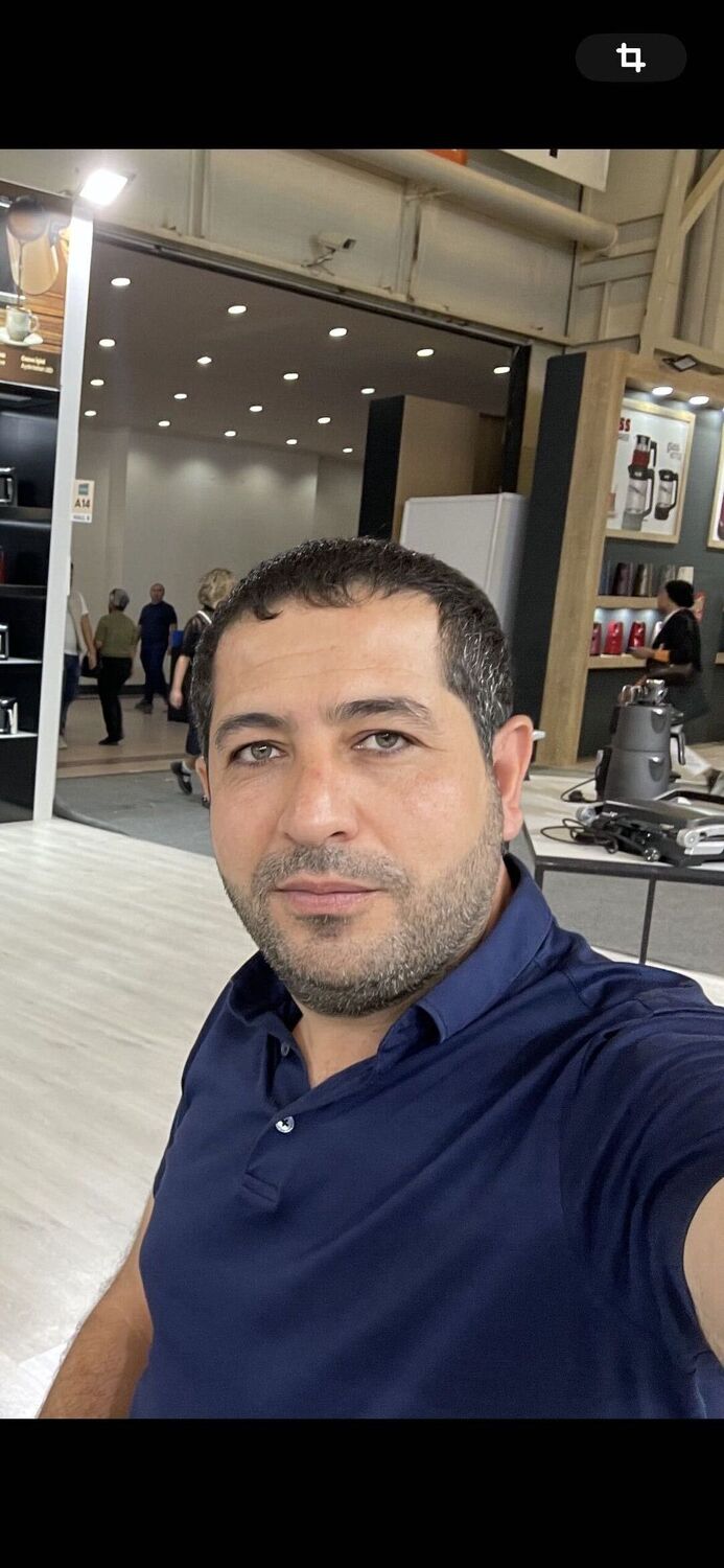  44781574  Elsad, 41 ,    