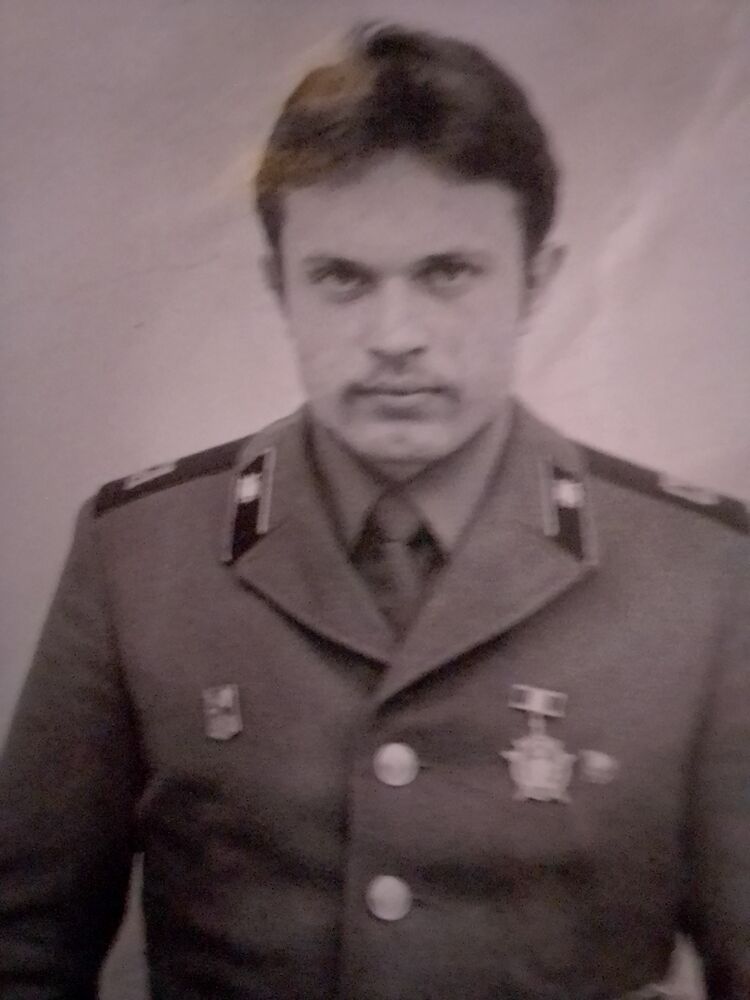 41394324  , 64 ,    
