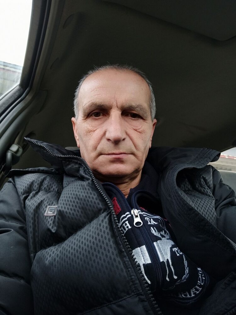  18727394  , 65 ,    