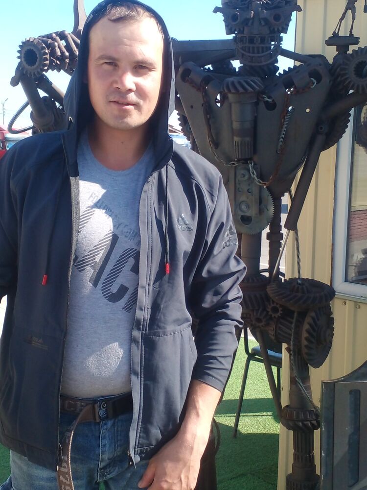  37105044  Damir, 36 ,    