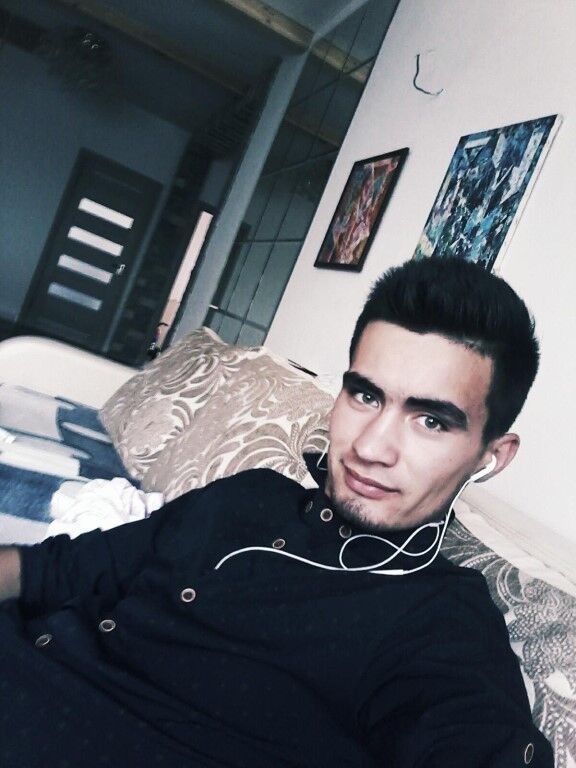  ,   Sinyor, 32 ,   ,   , c 