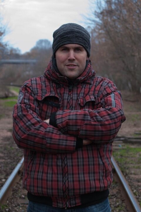 52010364  Vladislav, 42 ,    