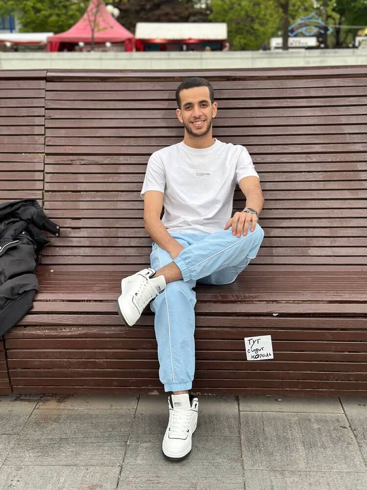  54165214  Omar, 24 ,    