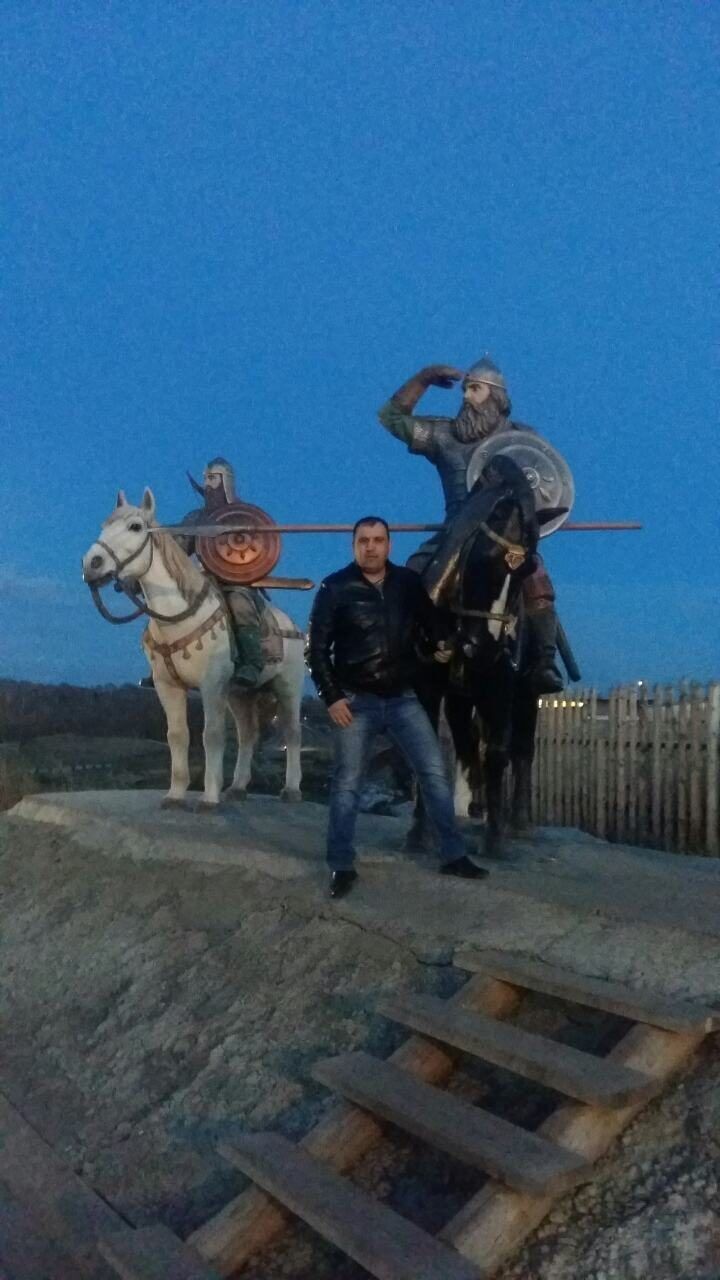  44064784  , 42 ,    