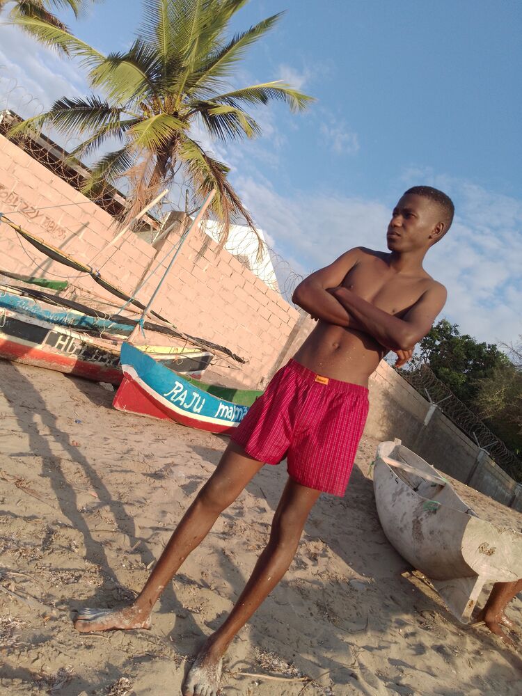  ,   Meagy Americ, 25 ,   ,   , c 