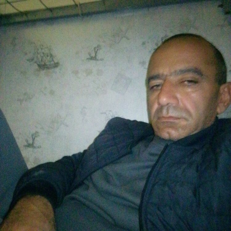  53764024  Hrachya, 48 ,    