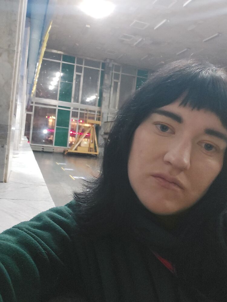  46693634  , 27 ,    