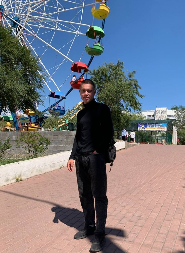  53156284  , 26 ,    -