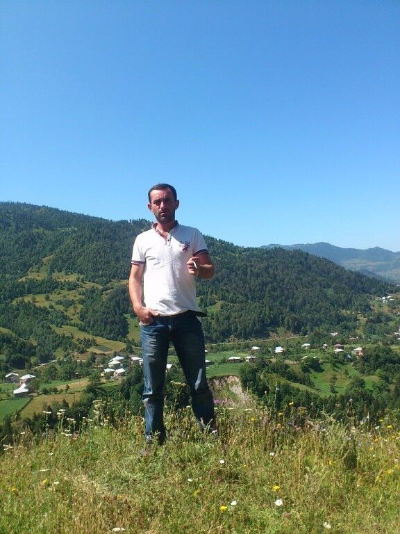  16132464  Irakli, 40 ,    