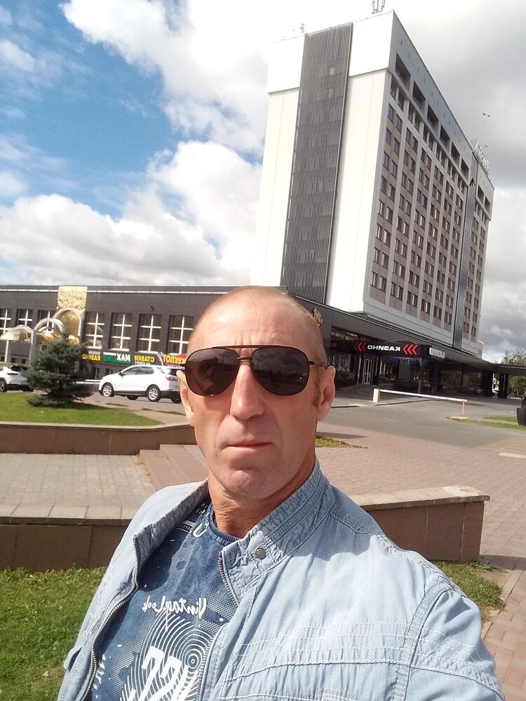  53320734  Dima, 47 ,    