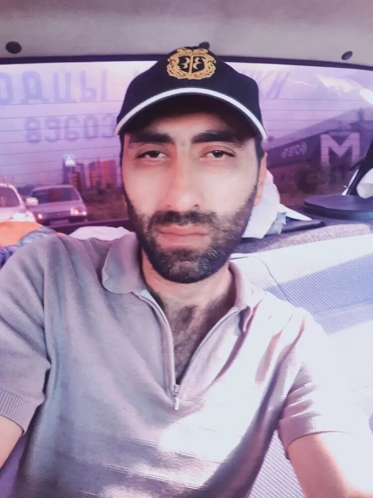  33155574  Hayk, 44 ,    