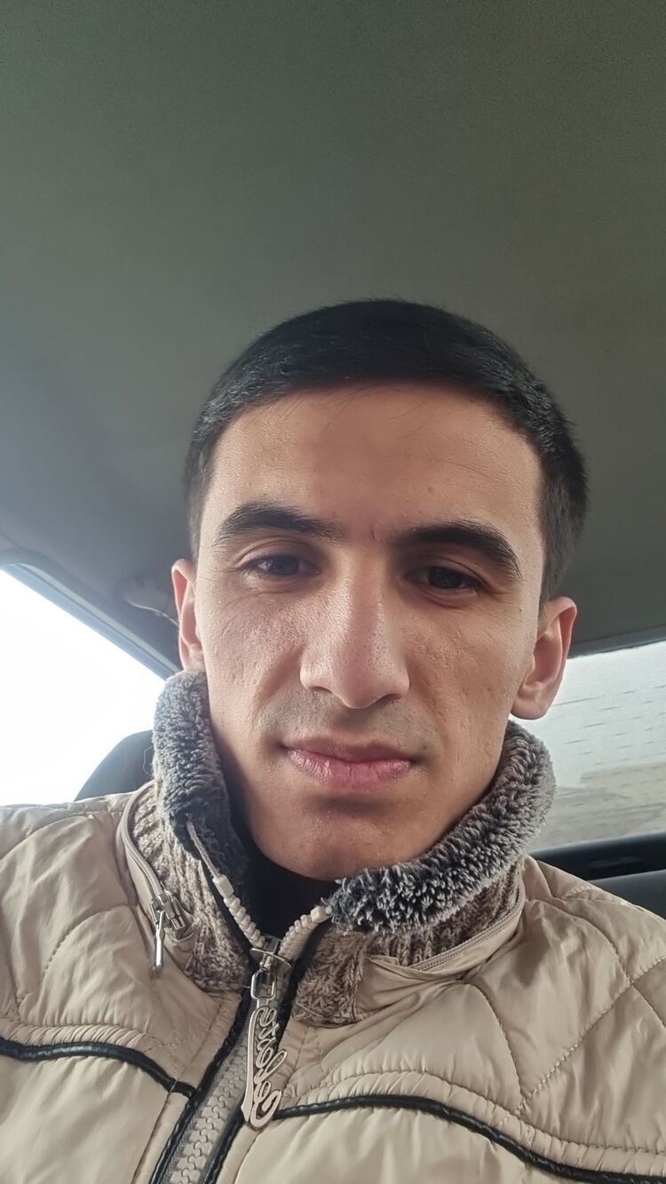  49684124  Bek, 26 ,    