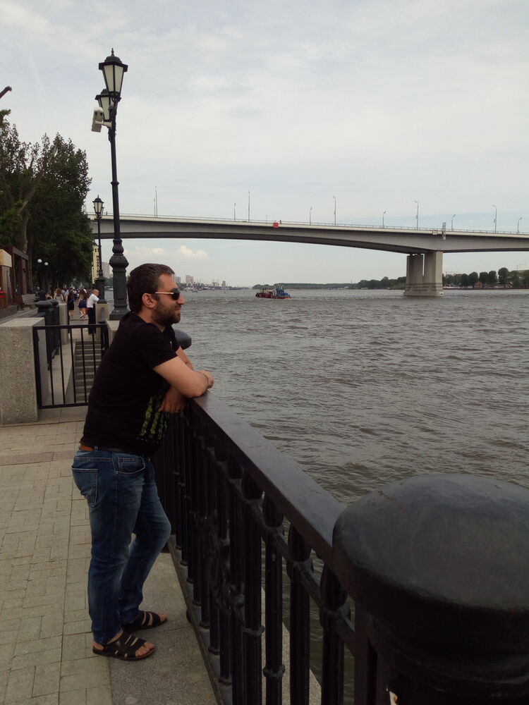  14731914  ROMAN, 42 ,    --
