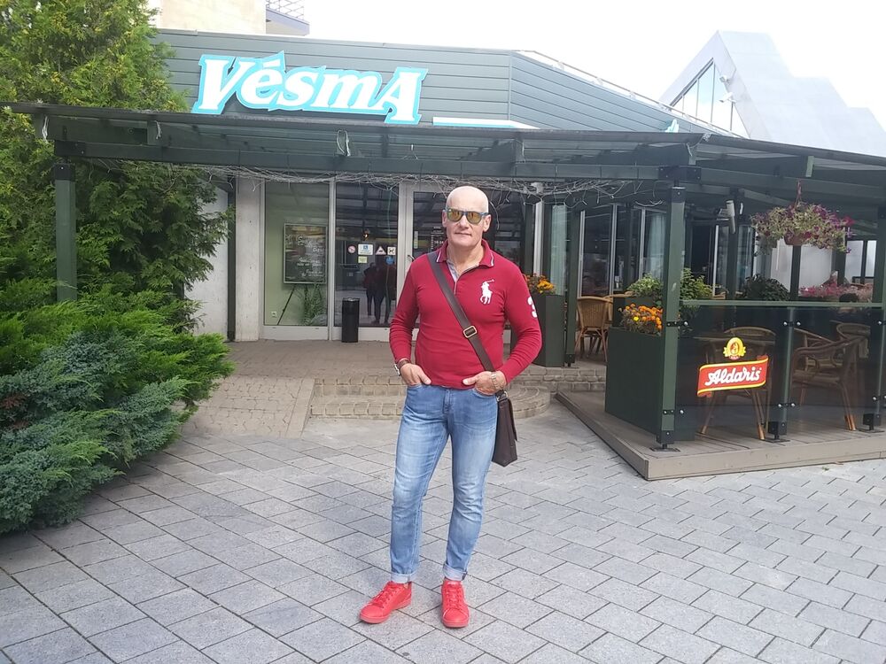  ,   Igor, 49 ,   ,   