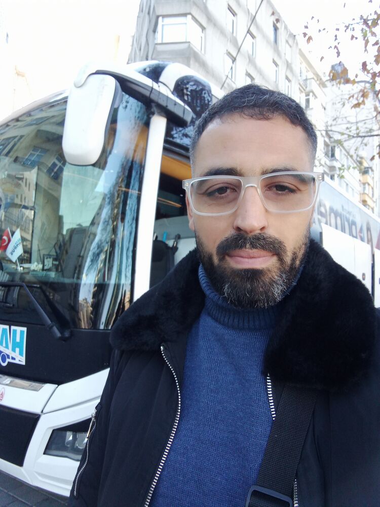  48899774  Ramzi, 37 ,    