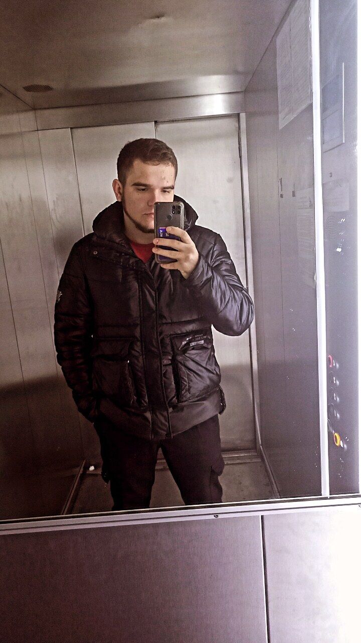  32305264  Stepan, 24 ,    