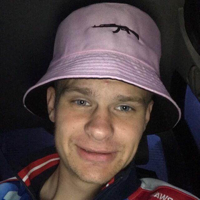  47831674  Alex, 24 ,    