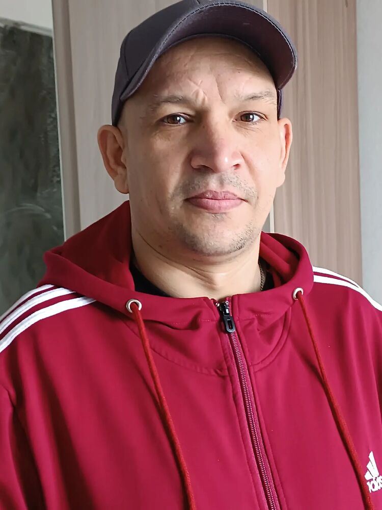  37146424  Timur, 39 ,    