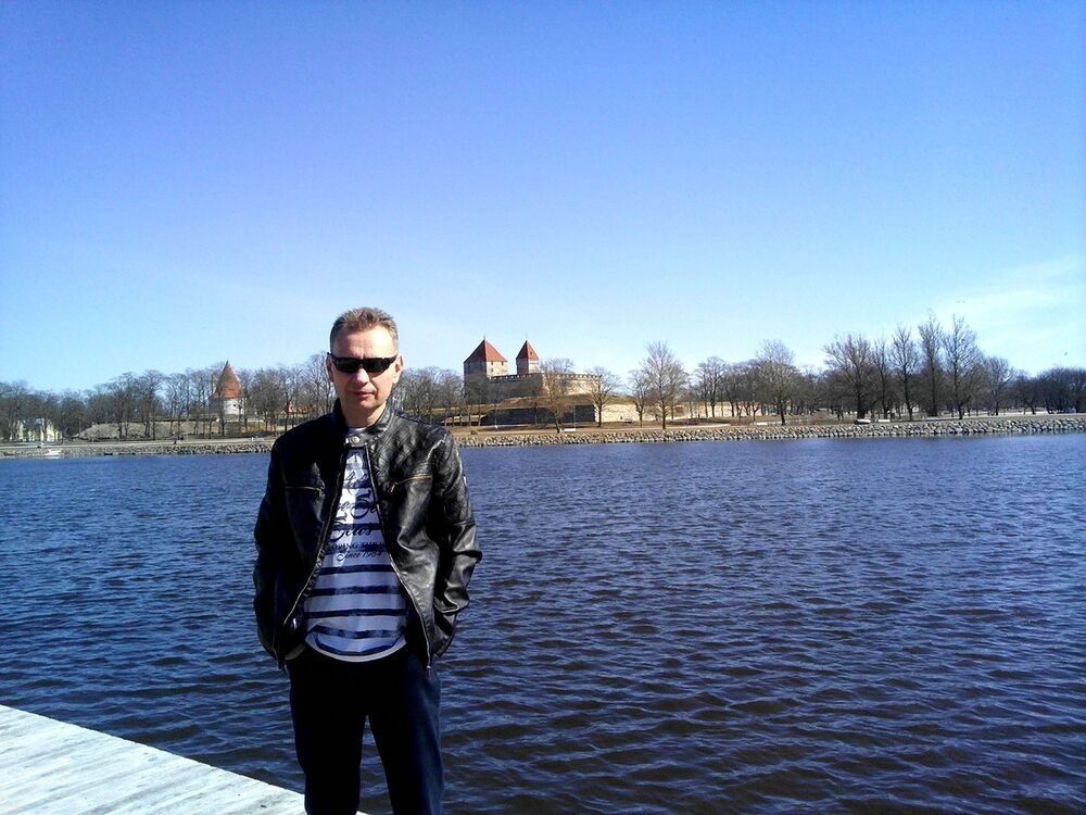  13816544  Anton, 53 ,    