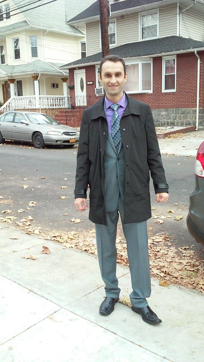  8908594  , 49 ,    New York City