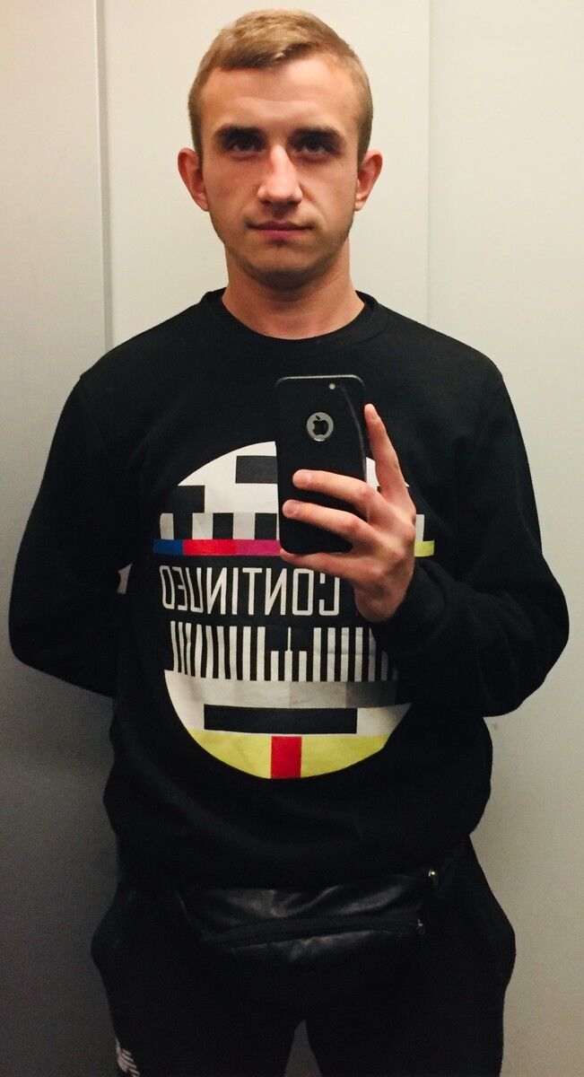  18052984  , 28 ,    