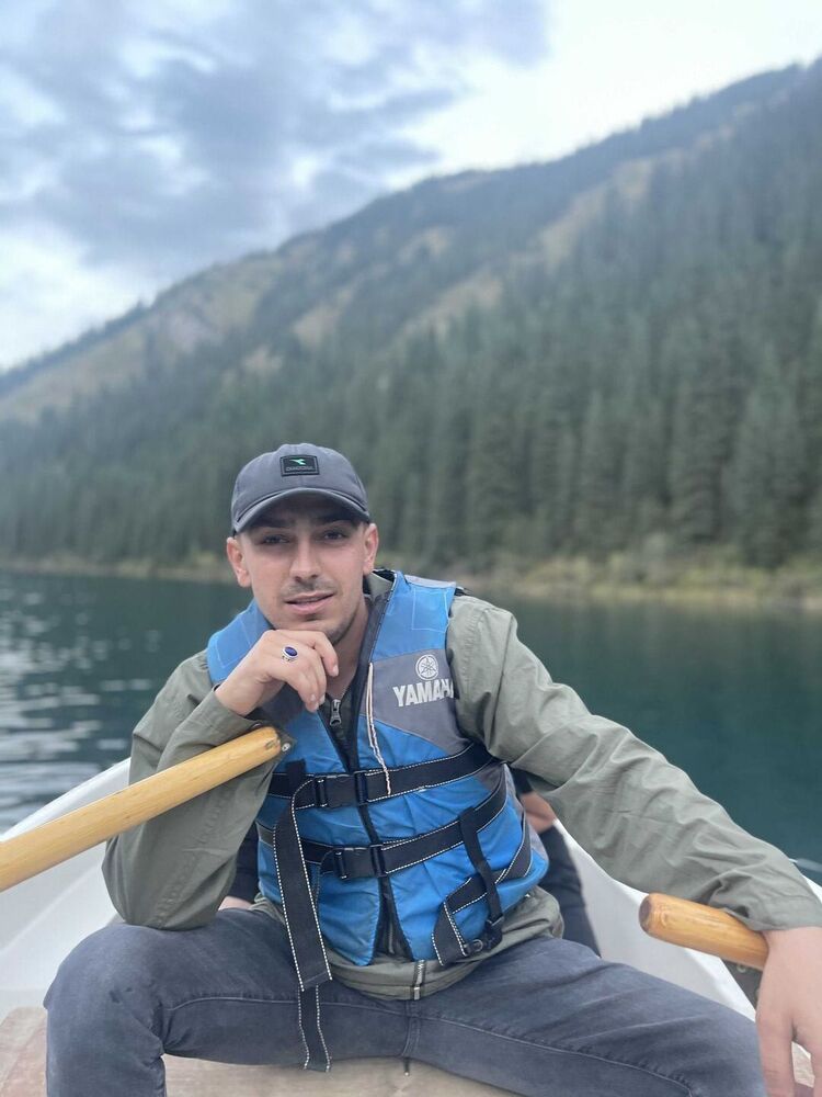  23941044  Najip, 33 ,    